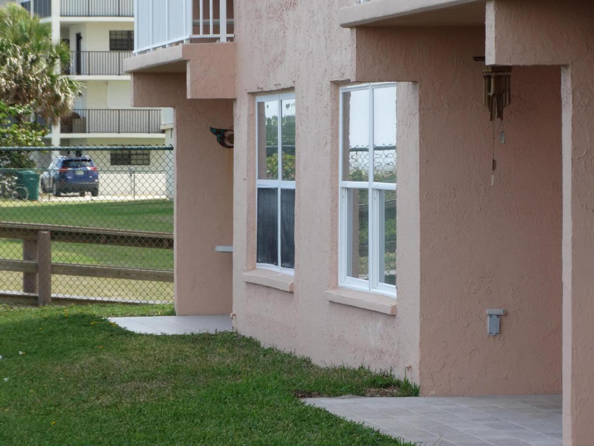 Spanish Main Unit 4- Direct Oceanfront Condo! ココアビーチ エクステリア 写真