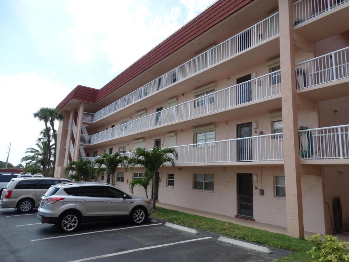Spanish Main Unit 4- Direct Oceanfront Condo! ココアビーチ エクステリア 写真