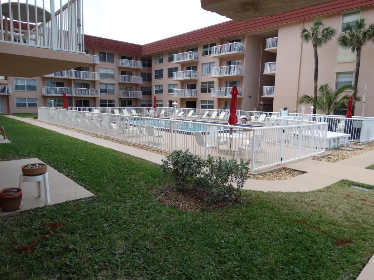 Spanish Main Unit 4- Direct Oceanfront Condo! ココアビーチ エクステリア 写真