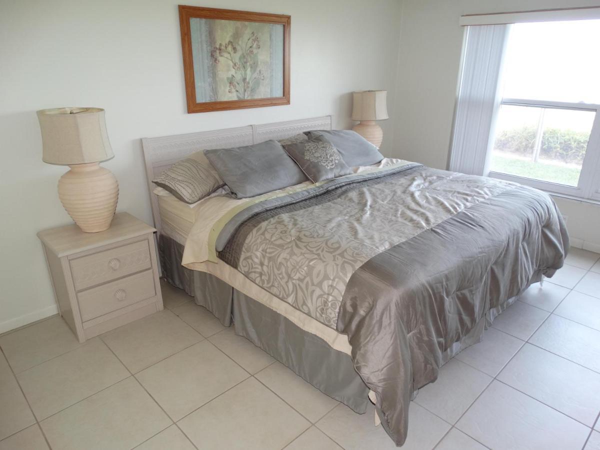Spanish Main Unit 4- Direct Oceanfront Condo! ココアビーチ エクステリア 写真