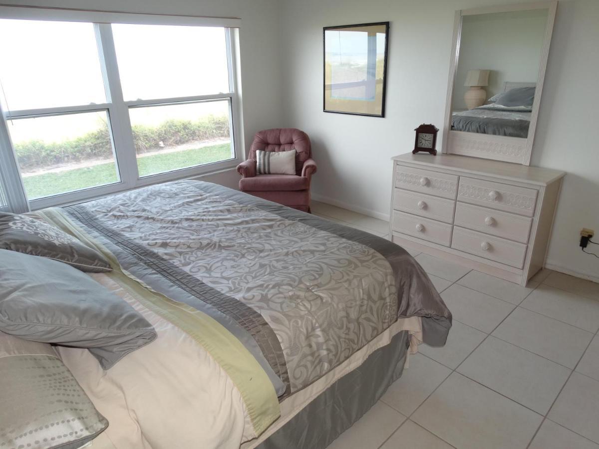 Spanish Main Unit 4- Direct Oceanfront Condo! ココアビーチ エクステリア 写真