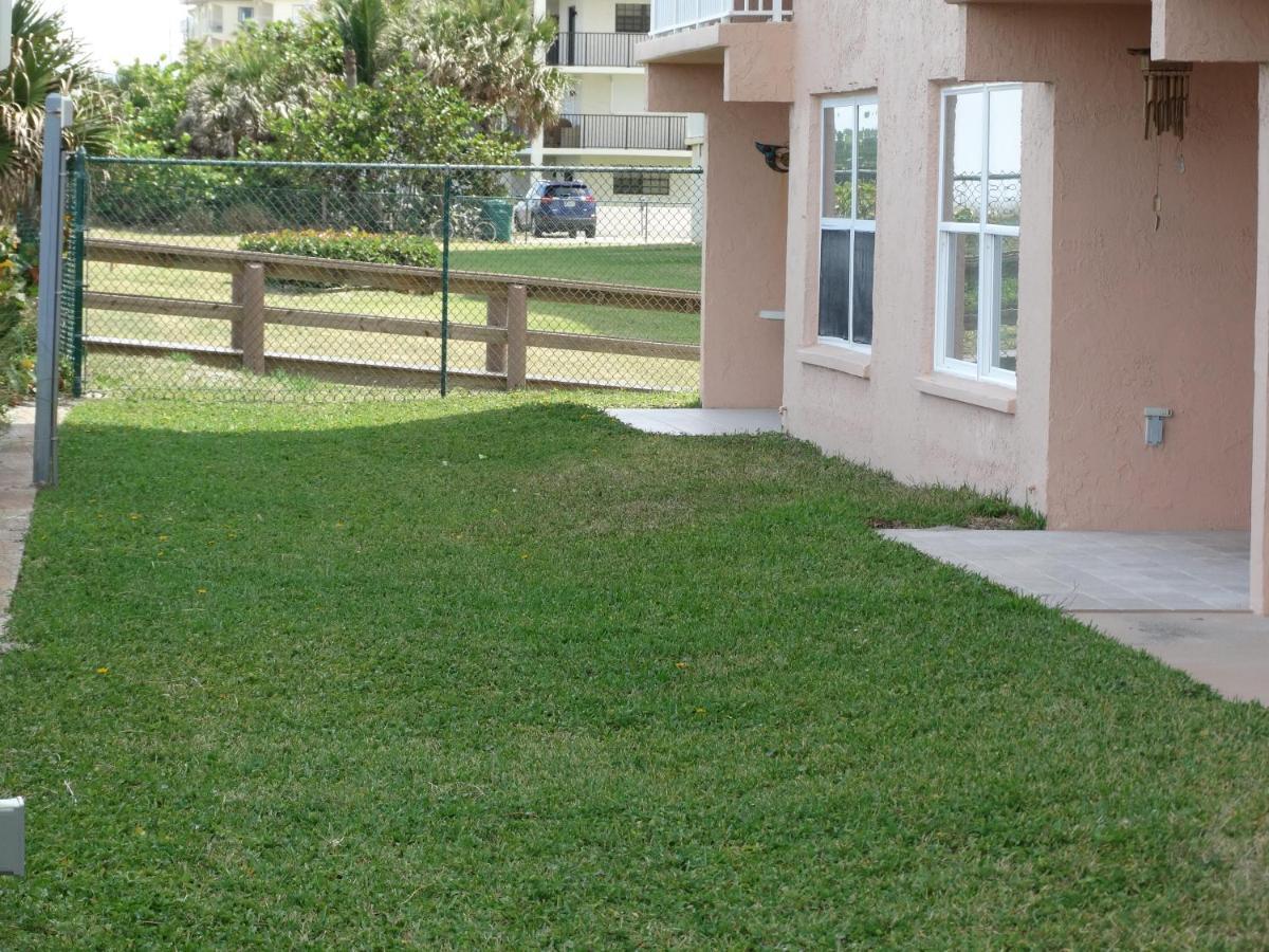 Spanish Main Unit 4- Direct Oceanfront Condo! ココアビーチ エクステリア 写真