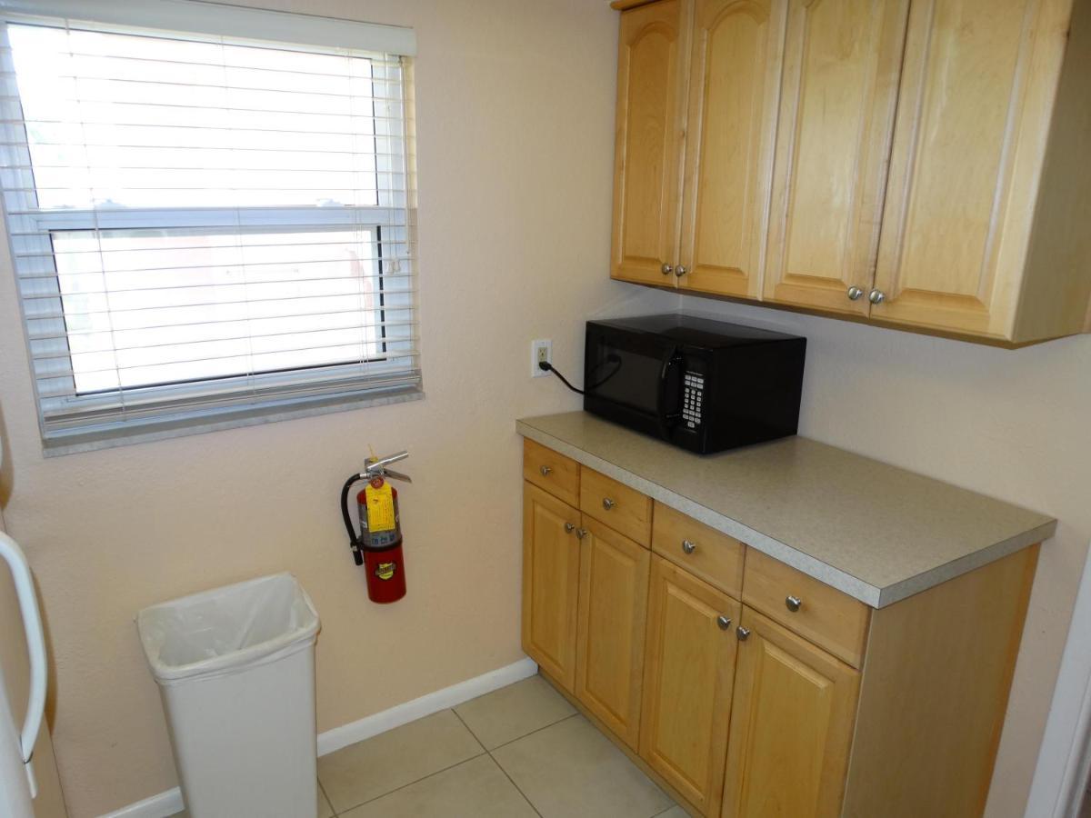 Spanish Main Unit 4- Direct Oceanfront Condo! ココアビーチ エクステリア 写真